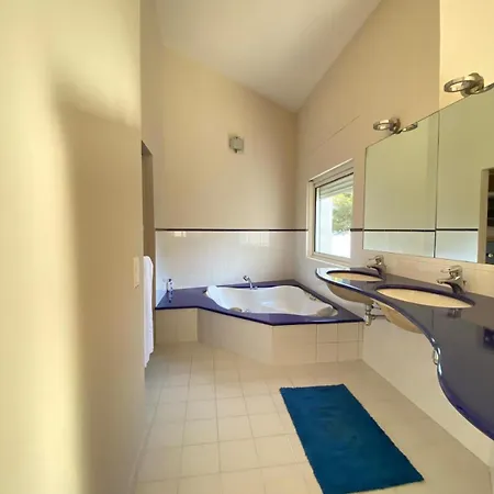 Just Next To Monaco Jacuzzi Vila *