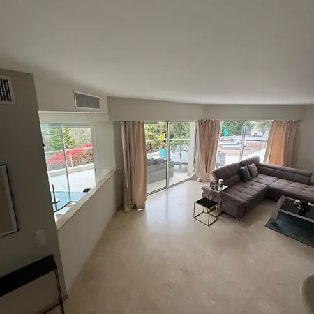 Just Next To Monaco Jacuzzi Vila