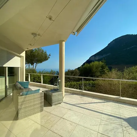 Just Next To Monaco Jacuzzi 罗克布吕讷-卡普马丹