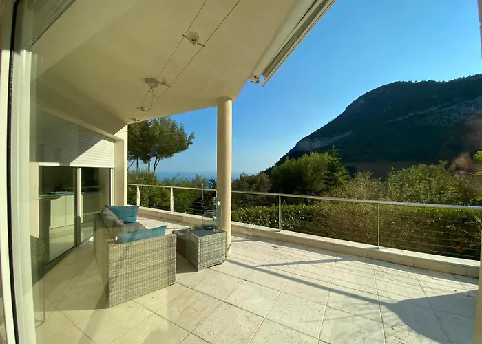 Just Next To Monaco Jacuzzi روكوبرُن كاب مارتي