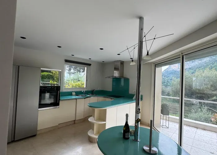 Just Next To Monaco Jacuzzi فيلة روكوبرُن كاب مارتي