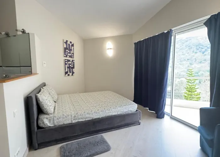 Just Next To Monaco Jacuzzi روكوبرُن كاب مارتي